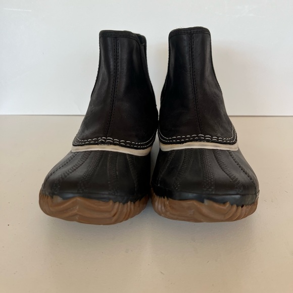 EUC Sorel Out & About Chelsea Women’s Waterproof Snow Boots, Size 7.5 - Picture 4 of 13